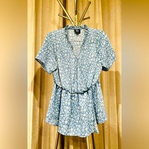 NWOT Bobeau‎ light blue short sleeve blouse. Had one snap on front chest.